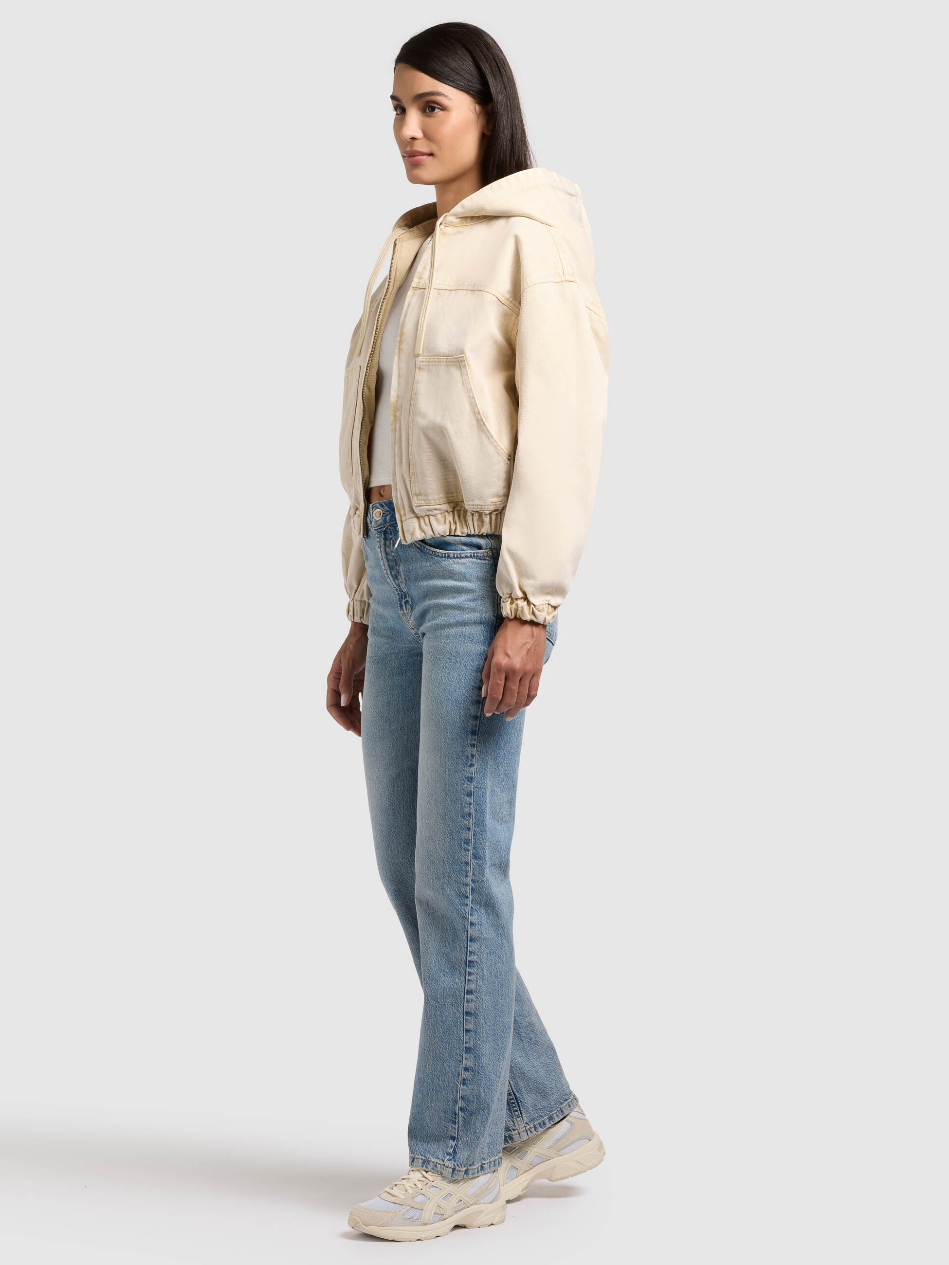- Image from Khujo
