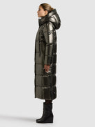  - Image from Khujo | Mantel RUBINA2 SHINY MUD BROWN