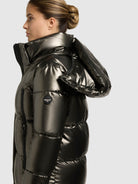  - Image from Khujo | Mantel RUBINA2 SHINY MUD BROWN