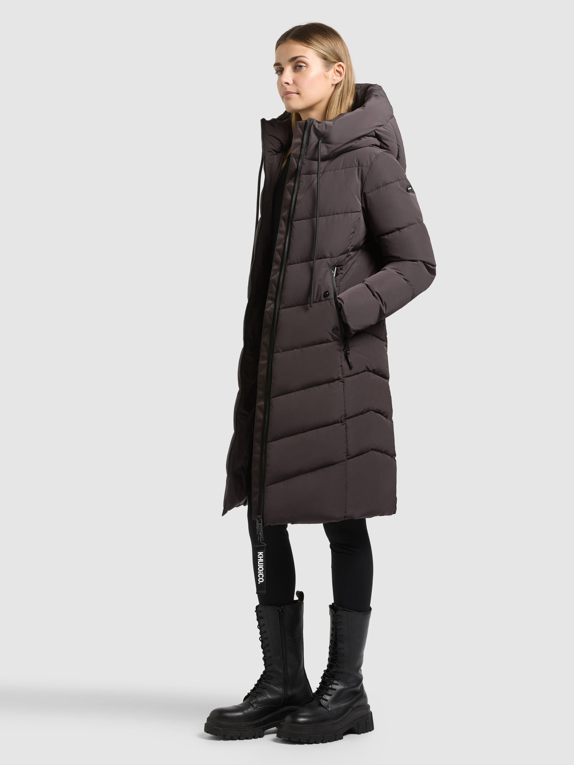  - Image from Khujo