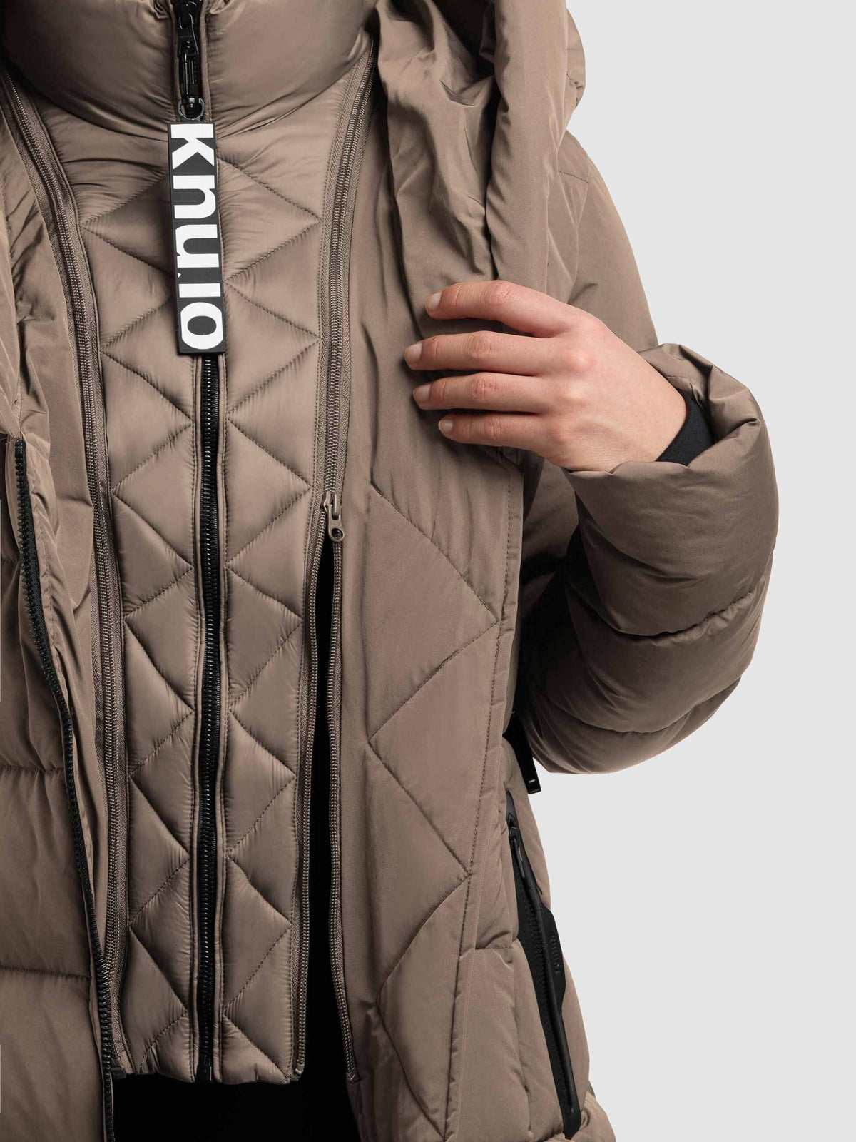  - Image from Khujo