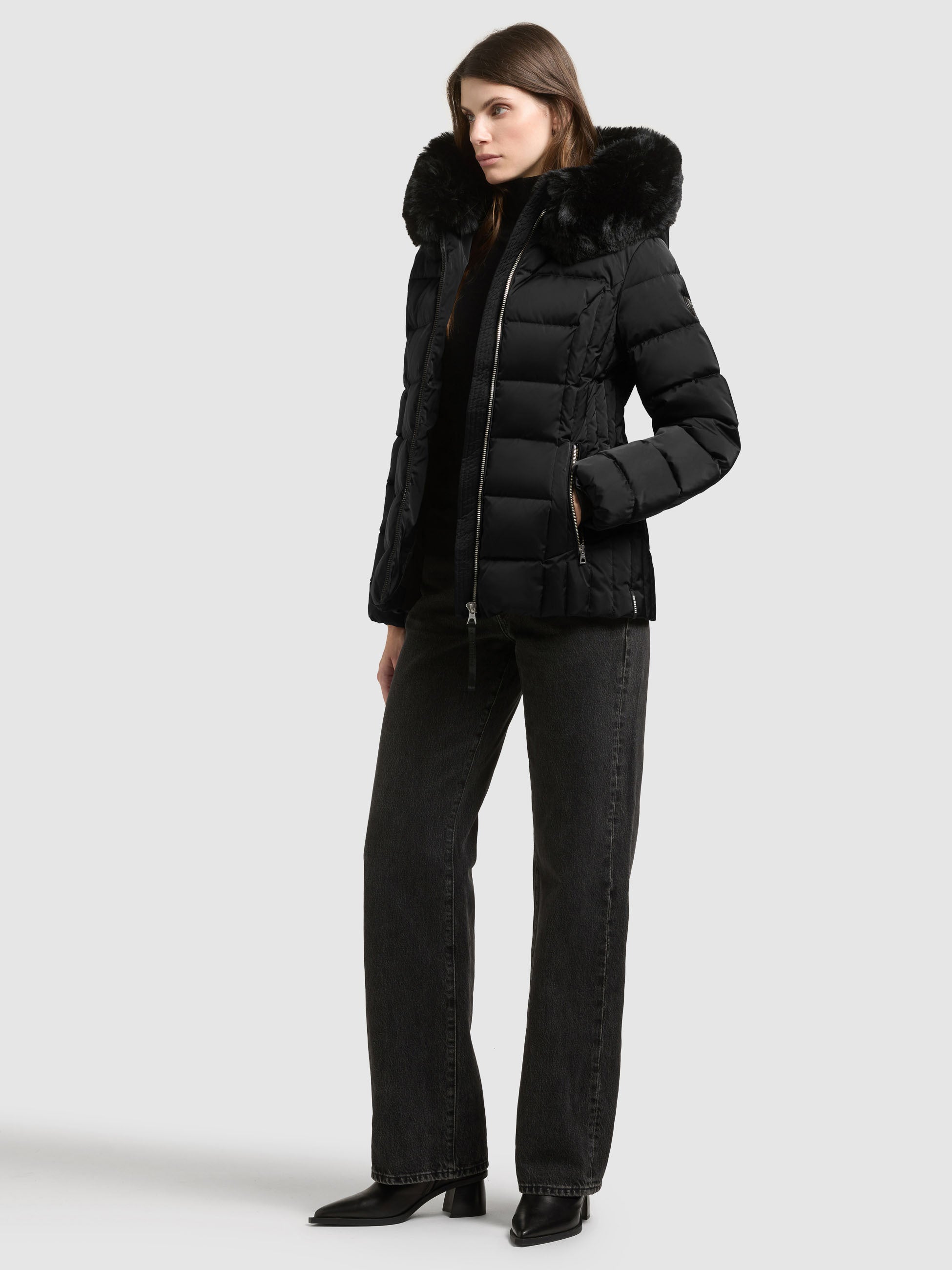  - Image from Khujo